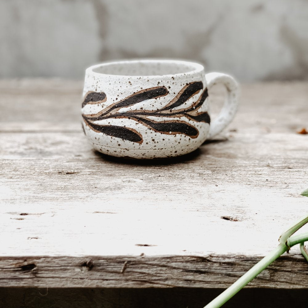 Hana Short Mug -Seaweed Motif