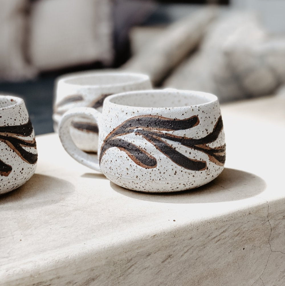 Hana Short Mug -Seaweed Motif