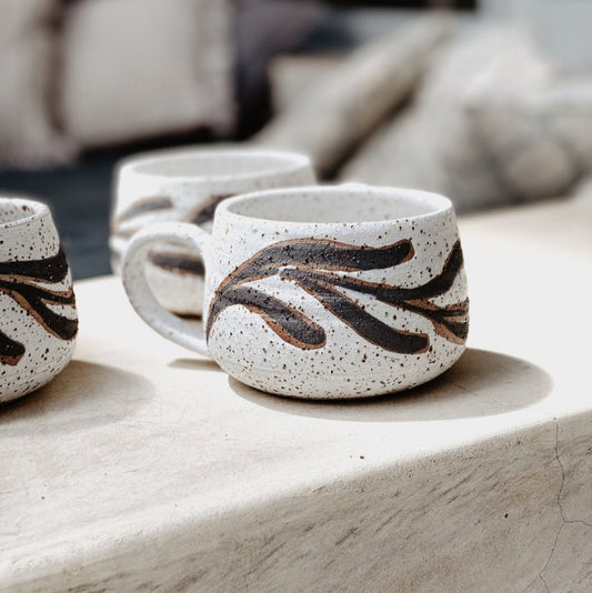 Hana Short Mug -Seaweed Motif