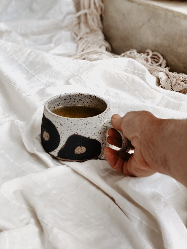 Hana Short Mug - Black Flower Motif