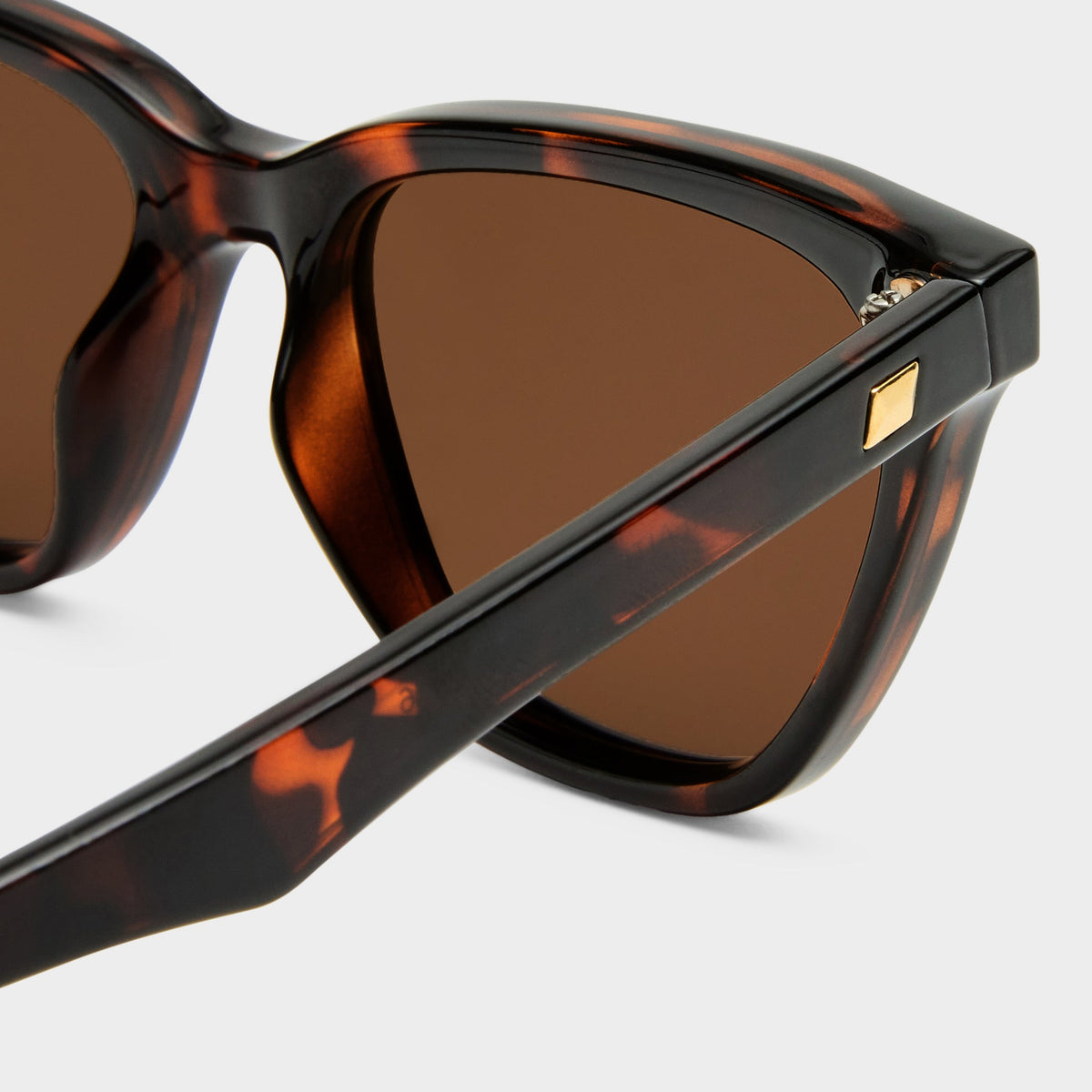 Unfaithful Sunglasses - Tort