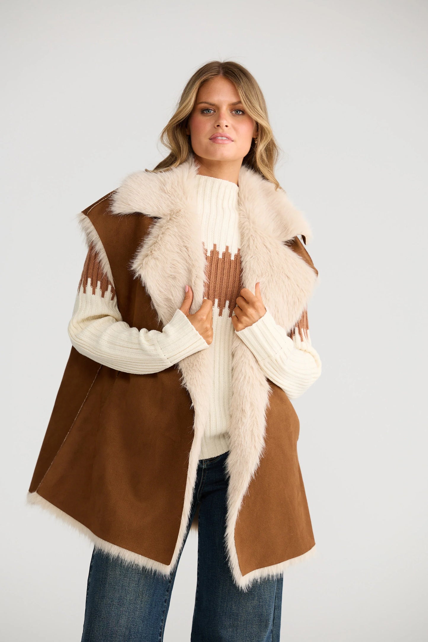 Journey Vest - Dark Tan