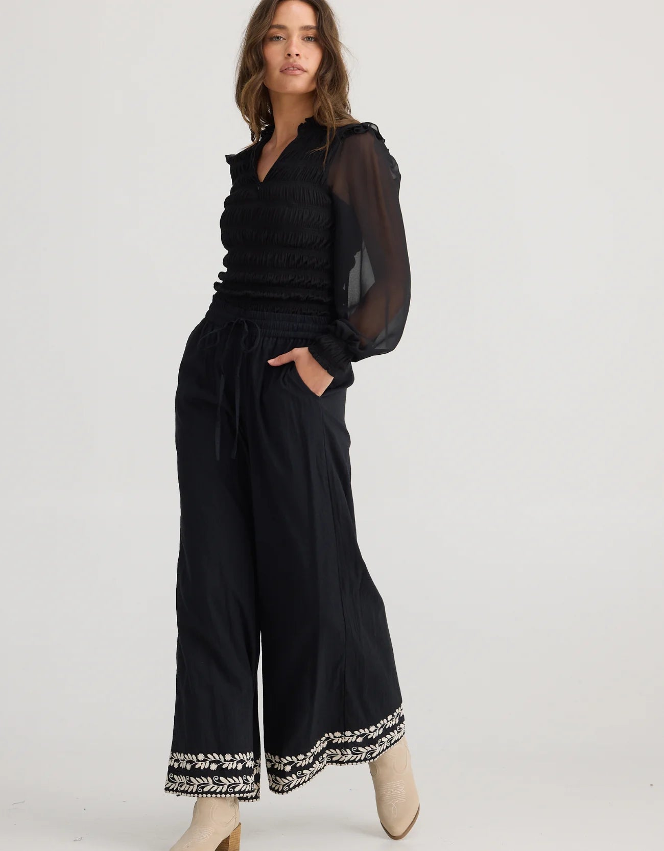 Aspire Pant - Black W Off White