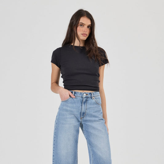 Rolla's Gigi Barrel Jean in Surrender