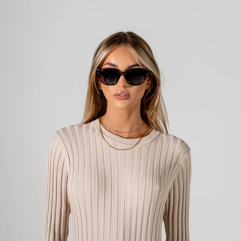 Polly Sunglasses - Black Smoke